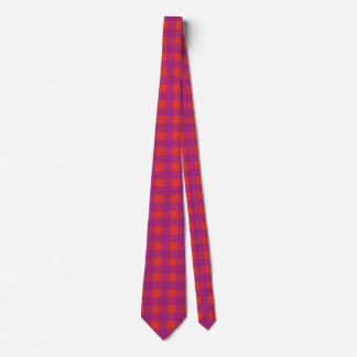 Lila Gingham in lebendiger Red Checkered Krawatte