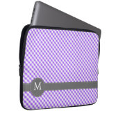Lila Gingham-Muster-Gewohnheits-Monogramm Laptopschutzhülle (Vorne Rechts)