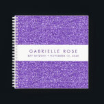 Lila Glitzer Bat Mitzvah Autograph Gästebuch Notizblock<br><div class="desc">Lila und Lavender Glitzer (gedrucktes Hintergrundtexturbild) mit einem weißen Streifen auf dem Cover eines personalisierten Autogrammbuch Stil Gästebuch-Notebook. Ein lustiges lila, funkelnd aussehendes Party-Accessoire für eine Bat Mitzvah, Sweet 16, Quinceanera oder Geburtstagsfeier oder ein Skizzenbuch für jeden lila Glitzer, den Sie kennen. ・ ・ ・ Die Farbe, die Schriftart und...</div>