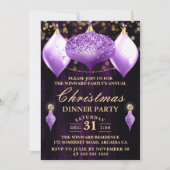 Lila Glitzer Baubles Weihnachtsabend Party Einladung (Vorderseite)