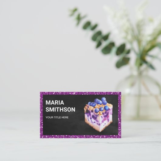 Lila Glitzer Blueberry Cheesecake Konditorgebäck Visitenkarte (Stehend Vorderseite)