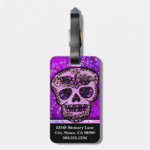 Lila Glitzer Elegantes Black Skull Travel Monogram Gepäckanhänger (Rückseite vertikal)