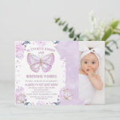 Lila Glitzer Foto Butterfly Kisses 1. Geburtstag Einladung (Stehend Vorderseite)