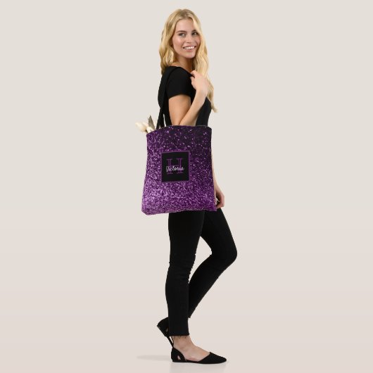 Lila Glitzer glänzend gürtelig mit Monogramm Tasche (Am Model)