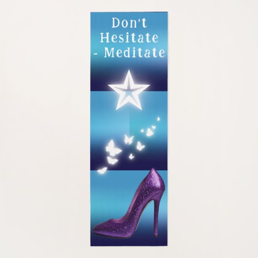 Lila Glitzer High Heel Shoe auf blauem Gradient | Yogamatte (Rückseite)