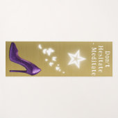 Lila Glitzer High Heel Shoel auf Gold | Yogamatte (Vorderseite (Horizontal))