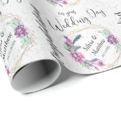 Lila Glitzer mit Blumen und Weiß Geschenkpapier (Rolleneckpunkt)