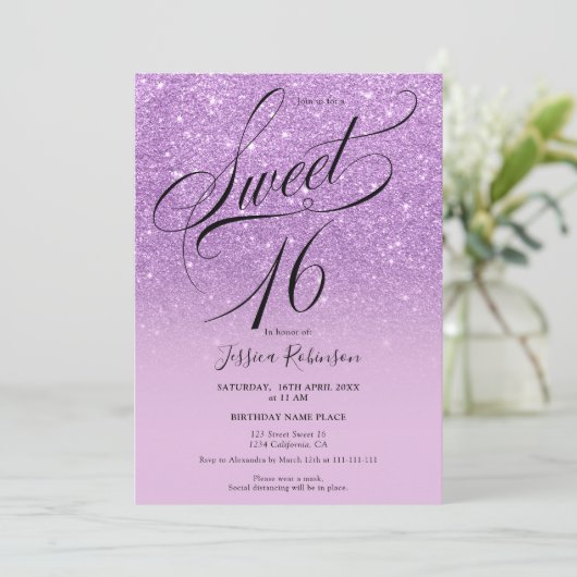 Lila Glitzer ombre chic script Sweet 16 Einladung (Stehend Vorderseite)