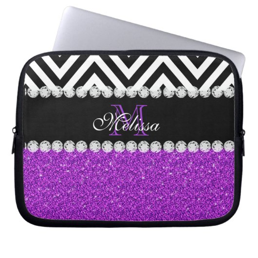 LILA GLITZER-SCHWARZ-ZICKZACK MIT MONOGRAMM LAPTOPSCHUTZHÜLLE (Vorderseite)