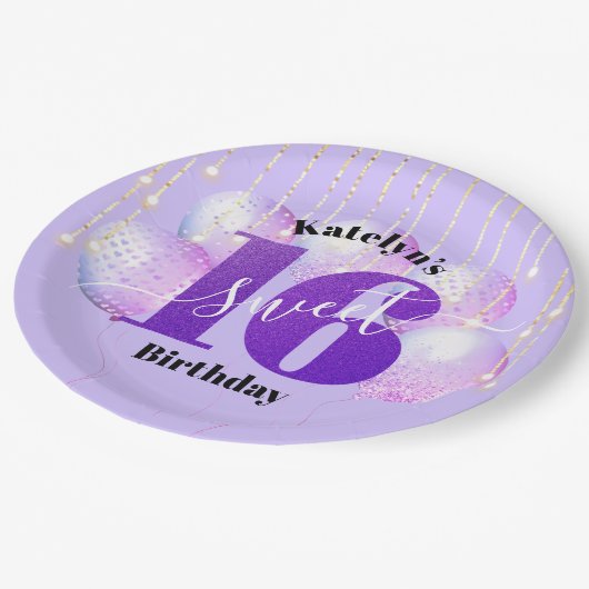 Lila Glitzer Sweet 16 Birthday Balloons Script Pappteller (Schrägansicht)