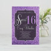 Lila Glitzer Sweet 16 Geburtstag Einladung (Stehend Vorderseite)
