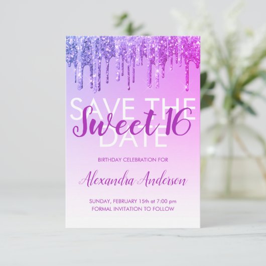 Lila Glitzer Sweet 16 Save the Date Einladung (Stehend Vorderseite)