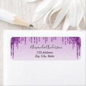 Lila Glitzer-Tropfen geben Adressetikett zurück (Insitu)