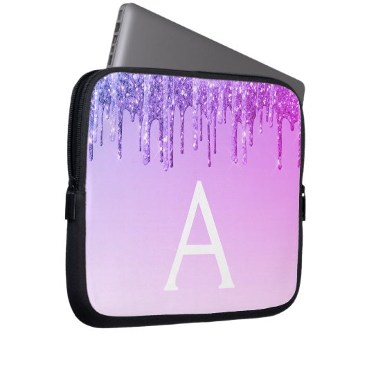 Lila Glitzer und Sparkon-Monogramm Laptopschutzhülle (Vorne Rechts)