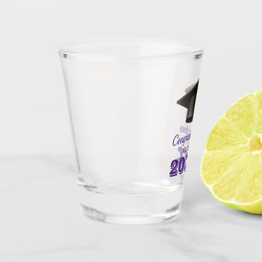 Lila Glückwunsch Uni-Abschluss Schnapsglas (Links)
