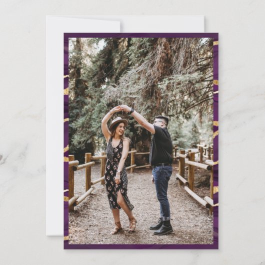 Lila Gold Fluid Ink Foto Hochzeit Einladung (Rückseite)