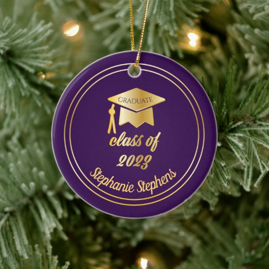 Lila Gold Graduate Cap Abschluss 2023 Foto Keramik Ornament (Baum)