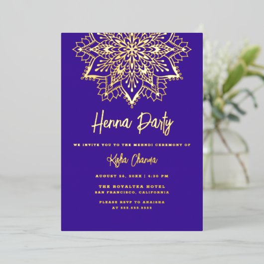 Lila Gold Mandala Henna Party Mehndi Real Gold Folieneinladung (Stehend vorne)