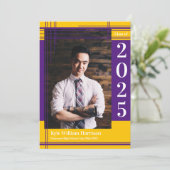 Lila Gold School Color Abschluss Foto Kariert Einladung (Stehend Vorderseite)