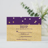 Lila & Gold Shiny Confetti Dots Chic Modern UAWG RSVP Karte (Stehend Vorderseite)