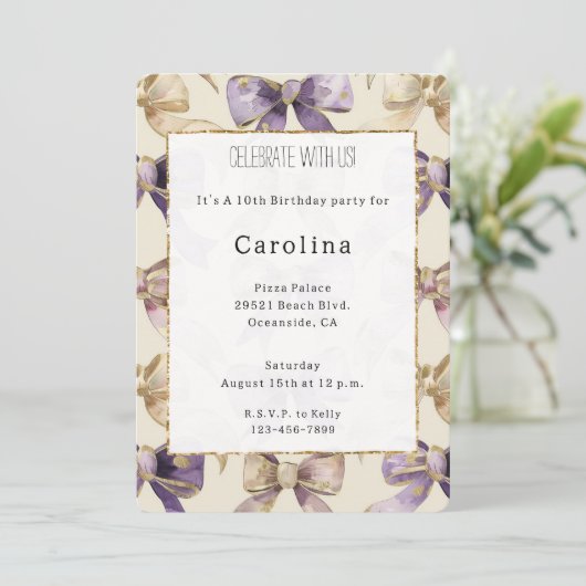 Lila Goldbuchten zum Geburtstag Einladung (Stehend Vorderseite)