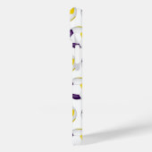 lila goldene Fußbälle mit Monogramm Case-Mate iPhone Hülle (Rückseite / Links)