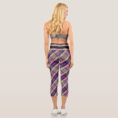 Lila, goldener und blauer Tartan Capri Leggings (Rückseite)