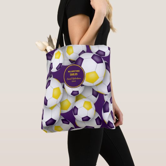 lila Goldmannschaft - Fußball-Trainer Tasche (Von Nahem)