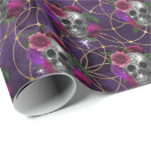 Lila Gothic-Schädel und Rose-Umschlagpapier Geschenkpapier (Rolleneckpunkt)