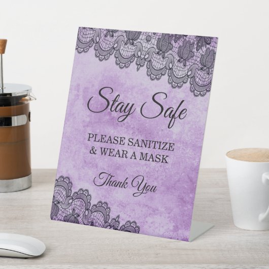 Lila gotische Hochzeitssicherheit Sockelschild (In SItu)