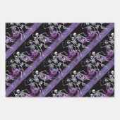 Lila Gotische Skelette und Skulls Geschenkpapier Set (Vorderseite)