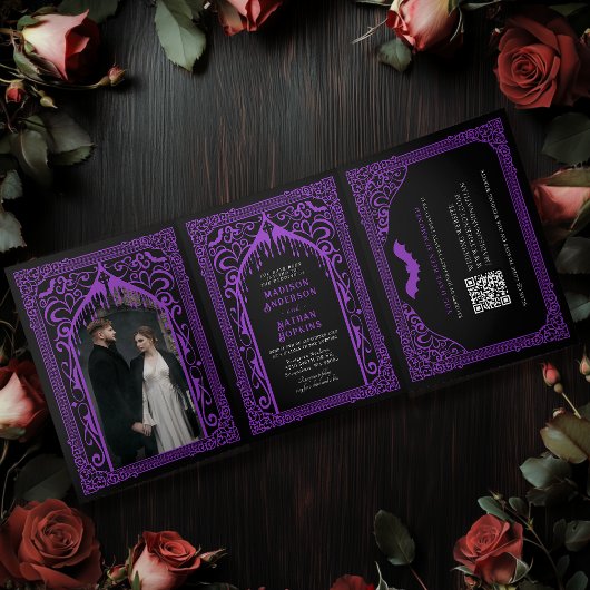 Lila gotische Vampirkathedrale Hochzeit QR-Code Dreifach Gefaltete Einladung