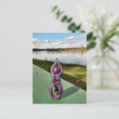 Lila Göttin am Fluss Postkarte (Stehend Vorderseite)