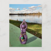 Lila Göttin am Fluss Postkarte (Vorderseite)