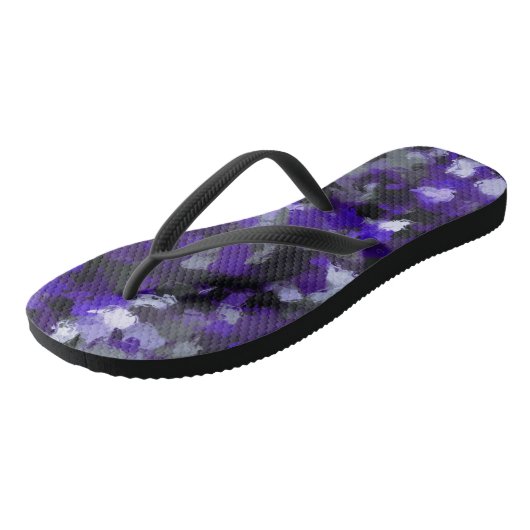 Lila, grau, schwarz und blau Abstrakt Badesandalen (Schrägansicht)