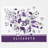Lila graue Fußballbällchen im Sportbereich Fleecedecke (Vorderseite (Horizontal))
