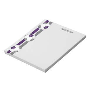 lila graue Mannschaftsfarben Fußball-Trainer nach  Notizblock