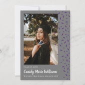 Lila Gray Confetti Abschluss Ankündigung (Vorderseite)