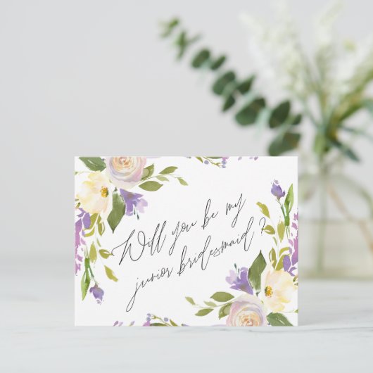 Lila Greenery floral Be My Junior Bridesmaid Einladungspostkarte (Stehend Vorderseite)