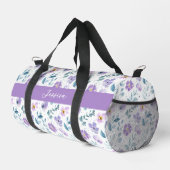 Lila Grüne Aquarell-Wildblumen-Monogramm Duffle Bag (Rechte Ecke)