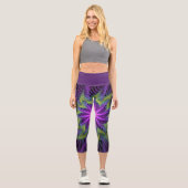 Lila grüne Blume Moderne Abstrakte Fraktal Kunst Capri Leggings (Vorderseite)