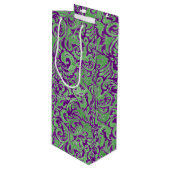 Lila grüner Blumenbatik Geschenktüte Für Weinflaschen (Vorderseite Schrägansicht)