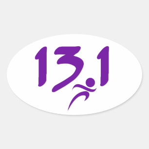 Lila Hälftemarathon 13,1 Ovaler Aufkleber