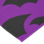 lila Halloween Vampir Fledermäuse gothic Tischdecke (Schrägansicht)