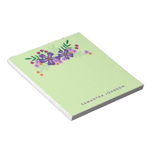 Lila handgezogene Blume, Personalisiert Notizblock (angewinkelt)