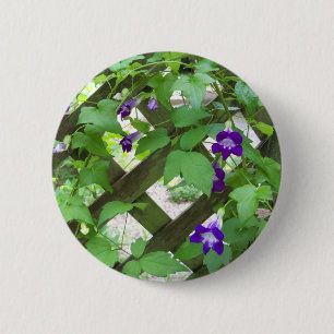 lila hängende Löwenmäuler Button