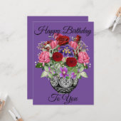 Lila Happy Birthday Floral Bouquet mit Rose Karte (Vorderseite/Rückseite Beispiel)