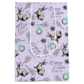 Lila Happy Oaster Name Bunny Mittlere Geschenktüte (Rückseite)