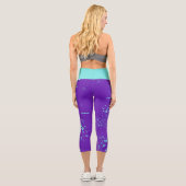 Lila hellblaue Doodles Capri Leggings (Rückseite)