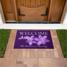 Lila Hepatica-Blumen Familienname Willkommen